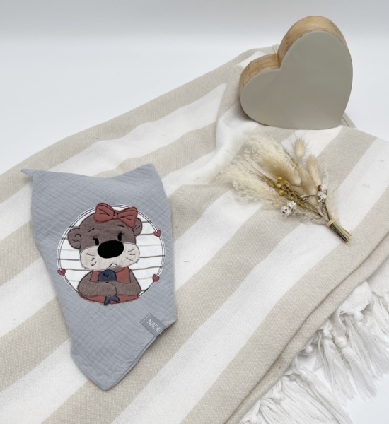 Halstuch "Button Otterdame mit Fisch"